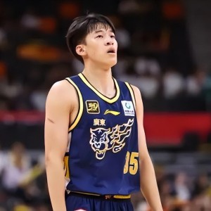 杜锋是真不给彰华非机会？仍重用李文昊培养，方向完全错了！